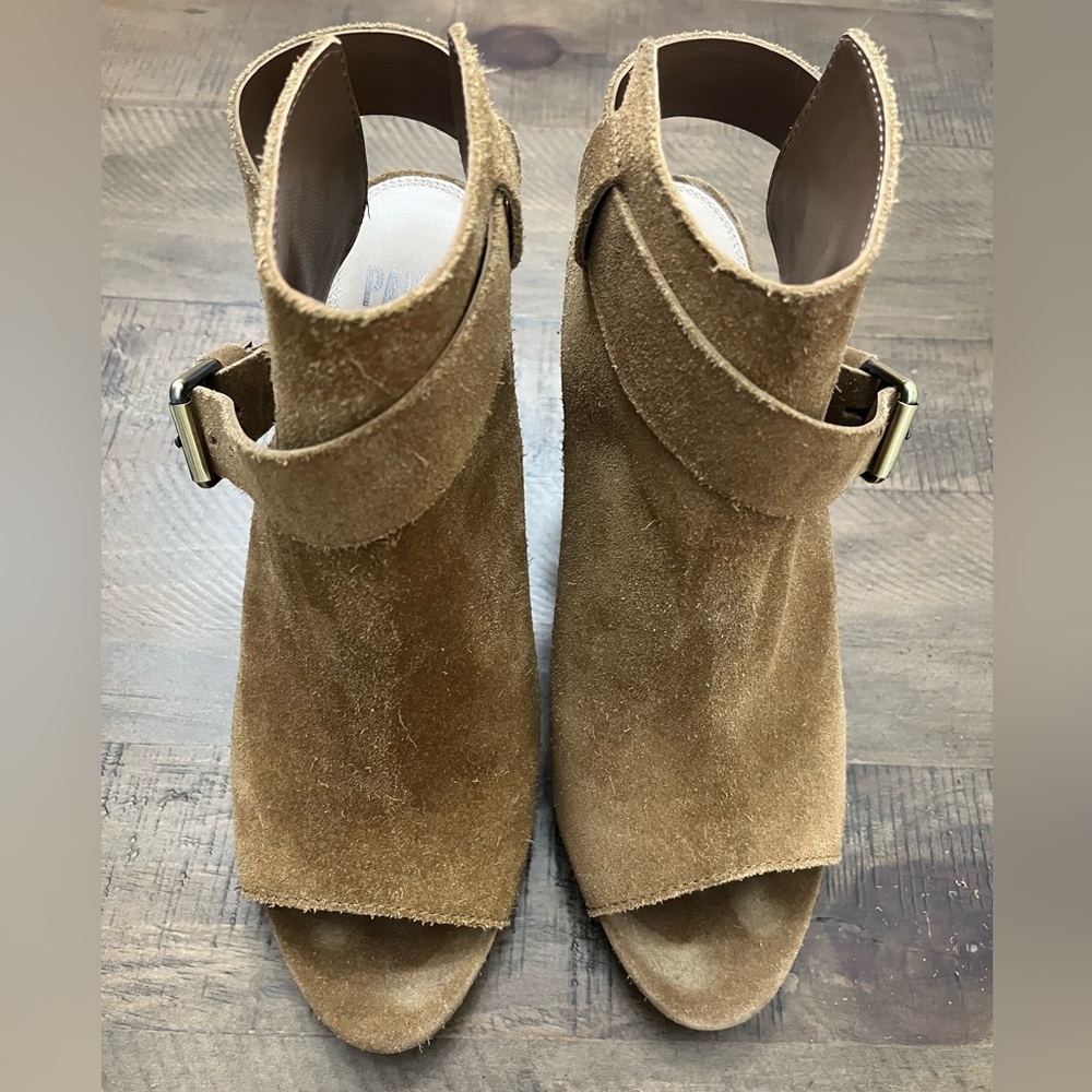 Paige Suede Mimi Buckle‎ Peep Toe Ankle Booties Camel Color Stacked Heel Size 9